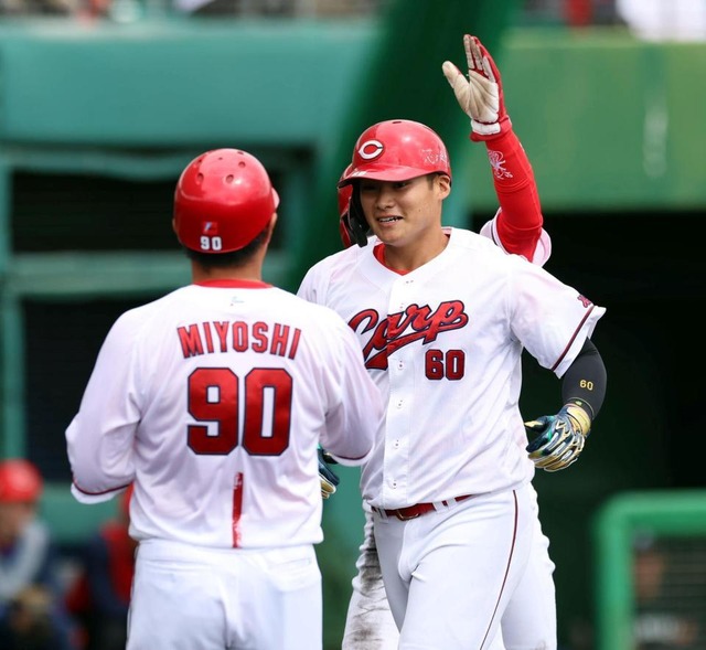 カープ田村俊介、ロッテ東條から2ランホームラン！飛距離がエグい