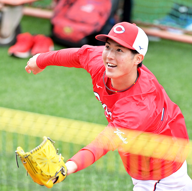 カープ森下暢仁_二刀流