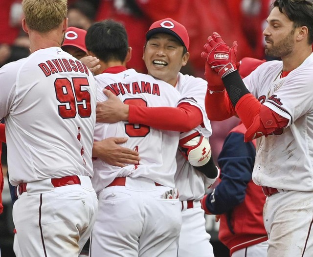 カープ新井監督、コーチ未経験で監督就任1年目なのに有能すぎるｗｗｗ