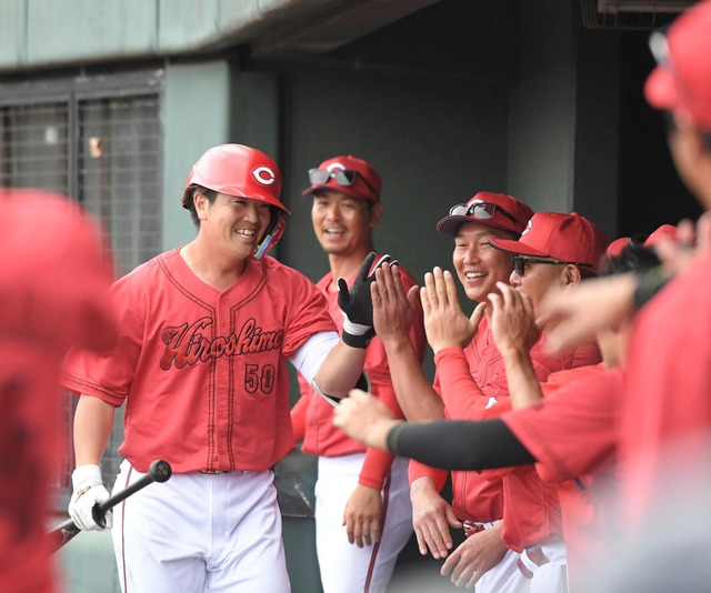 カープ中村健人中日橋本からOP戦1号ホームラン