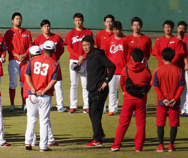 カープ新井監督はスクールウォーズの熱血教師に似てる説