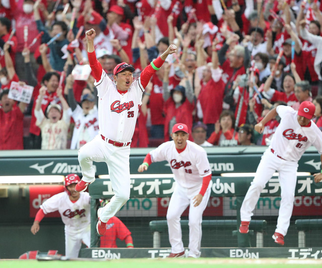 他球団ファン「カープは新井監督のバフで2位なった」