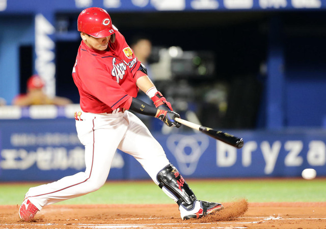 會澤翼今永から2点タイムリー2塁打