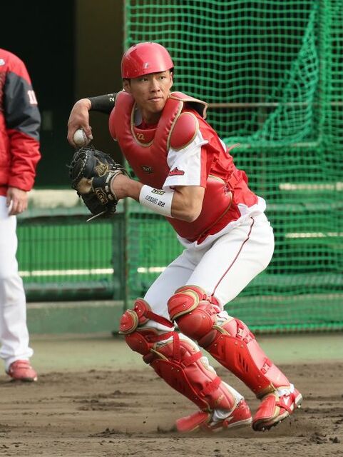 カープ中村奨成に巨人小林誠司が忠告