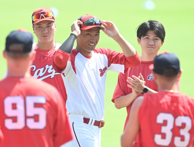 カープ新井監督が中村奨成を“カンフル剤”に指名