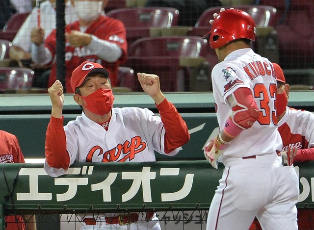 佐々岡監督九里亜蓮に「行くぞ！」完封勝利を後押し