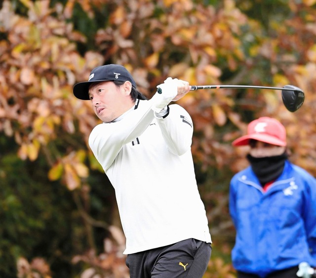 長野久義ゴルフスコア