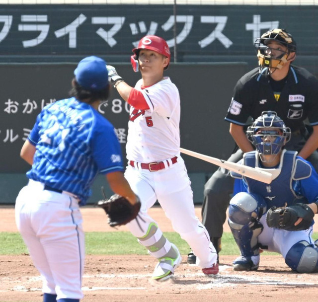 カープ西川龍馬、今永から先制ホームラン