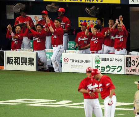 カープオリックス3タテ_03