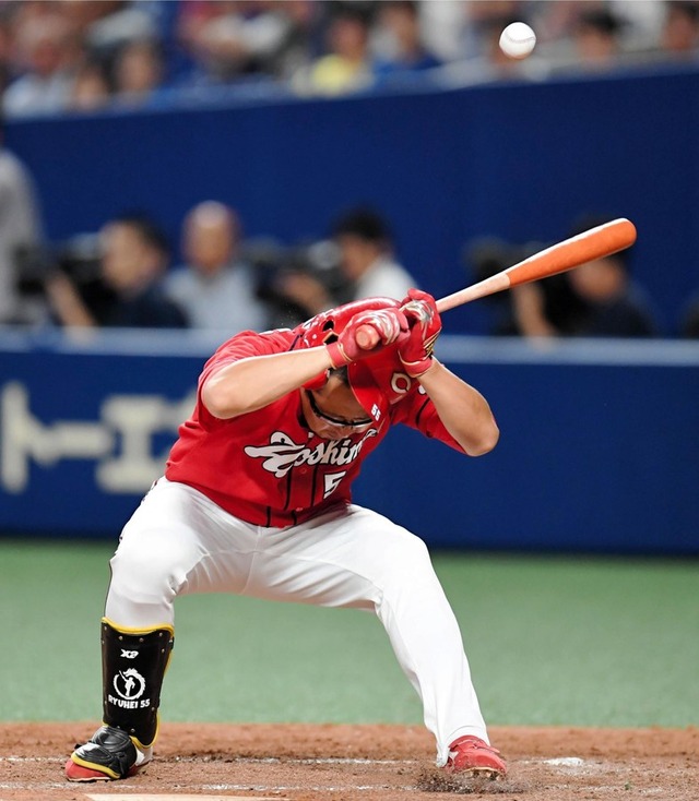 松山竜平今季2度目の頭部死球
