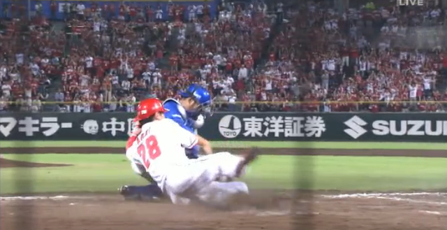 新井さんタックルしない_03