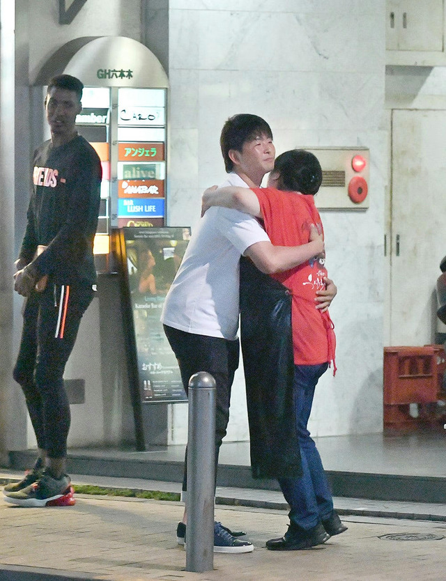 【悲報】カープ大瀬良、フライデー砲被弾