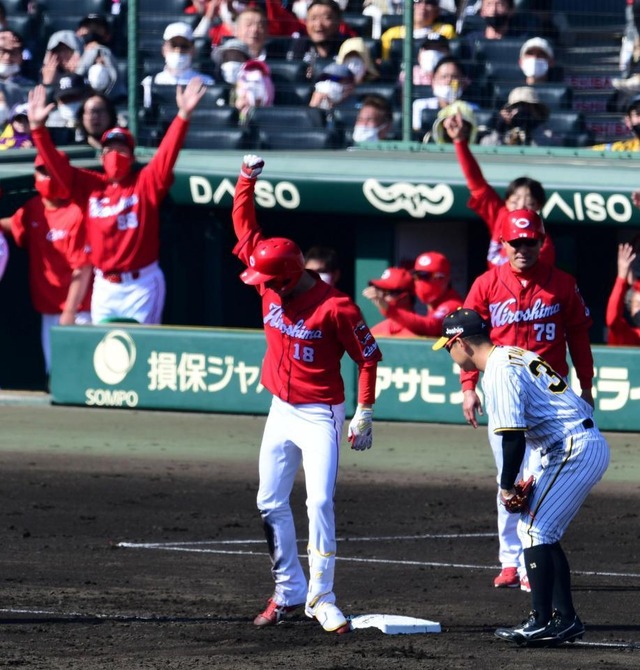 カープ森下暢仁、走者一掃タイムリー3塁打！ジエンゴ4打点