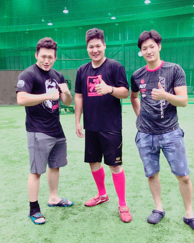 鈴木誠也松葉杖取れる