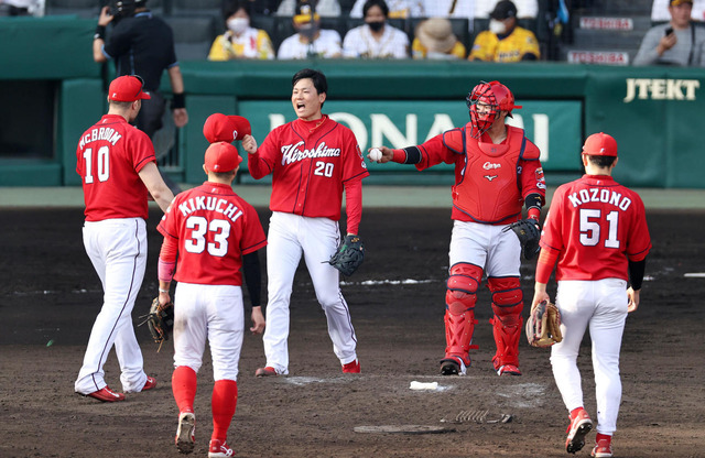 カープ栗林が阪神佐藤輝明＆大山を連続三振斬り