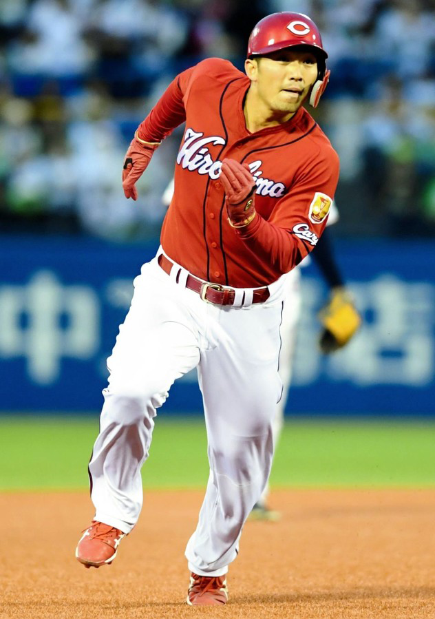鈴木誠也盗塁王
