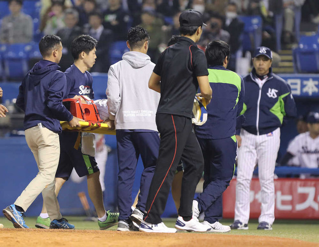 今村川端頭部死球_03