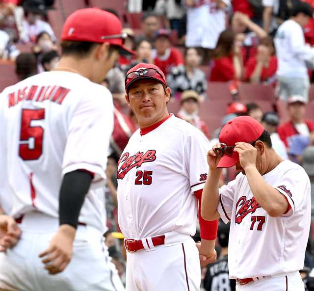 カープ新井監督、ホークス＆オリックスとの力の差は「感じていないから悔しいです」【監督談話】