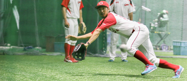 菊池涼介屋内練習場
