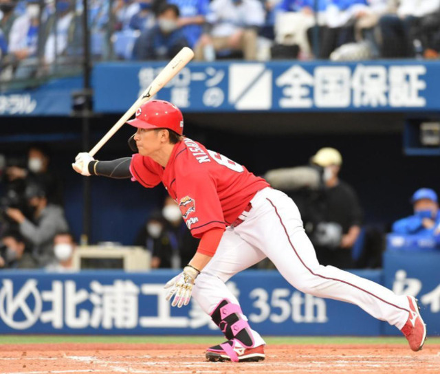 カープ西川龍馬走者一掃の逆転3塁打
