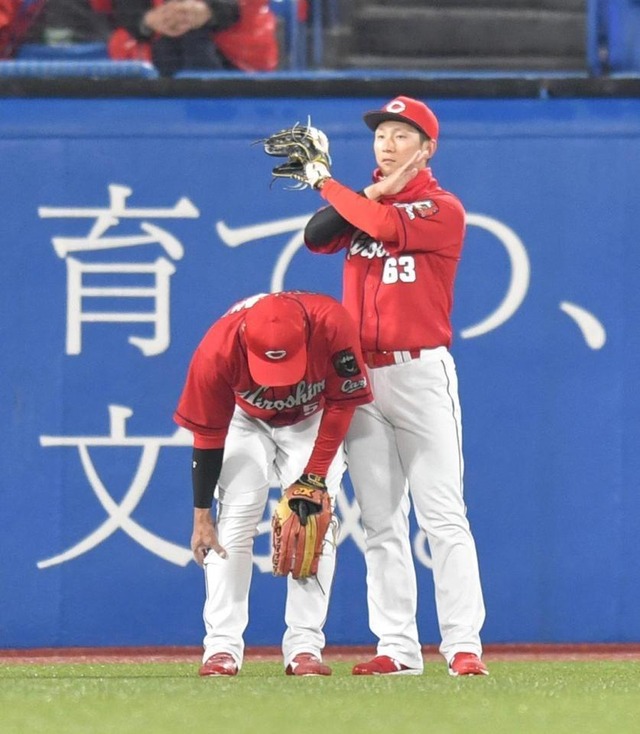 カープ松山竜平バンザイ後逸1