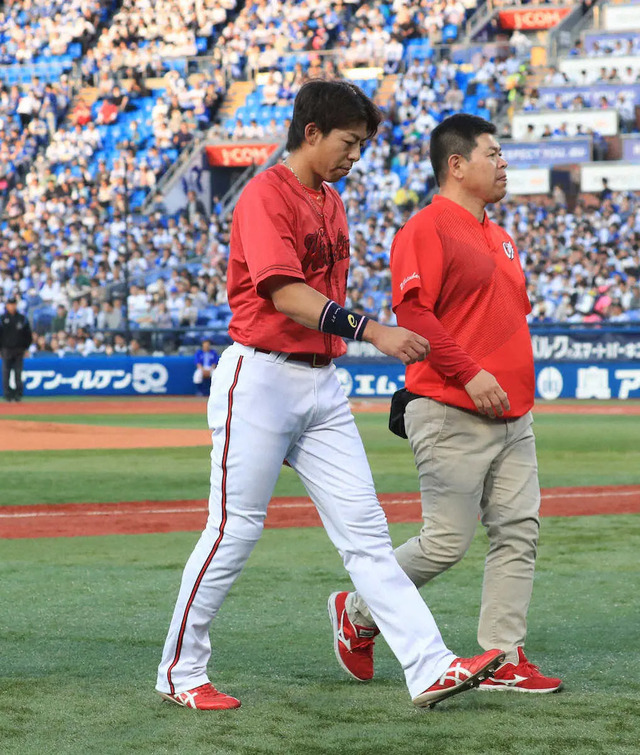 カープ野間の怪我は「右ハムストリングに力が入らない」離脱するかは不明