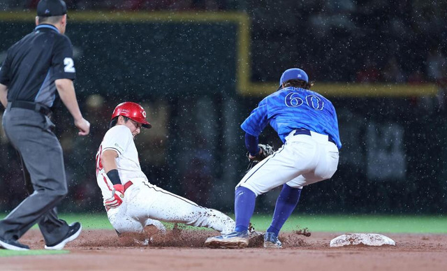 カープドラ1佐々木泰、走塁ミスを新井監督に怒られる「1歩引いて冷静に」【監督談話】