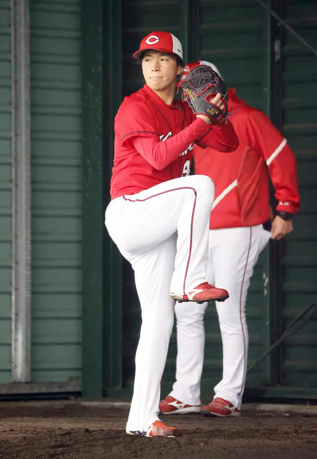 カープドラ1黒原足を上げる新フォームに改造