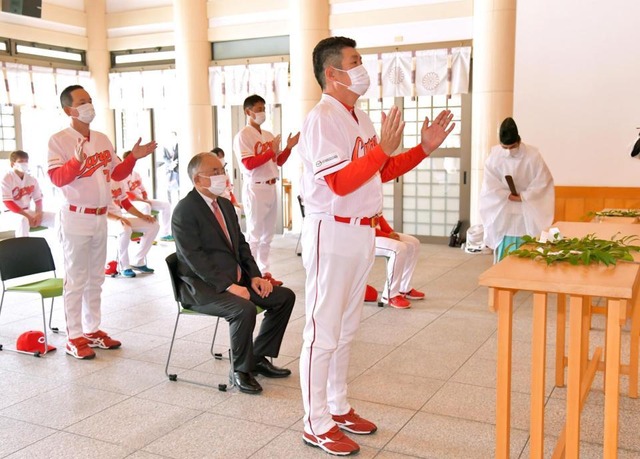 広島カープってなんで急に弱くなったの？原因と対策を議論