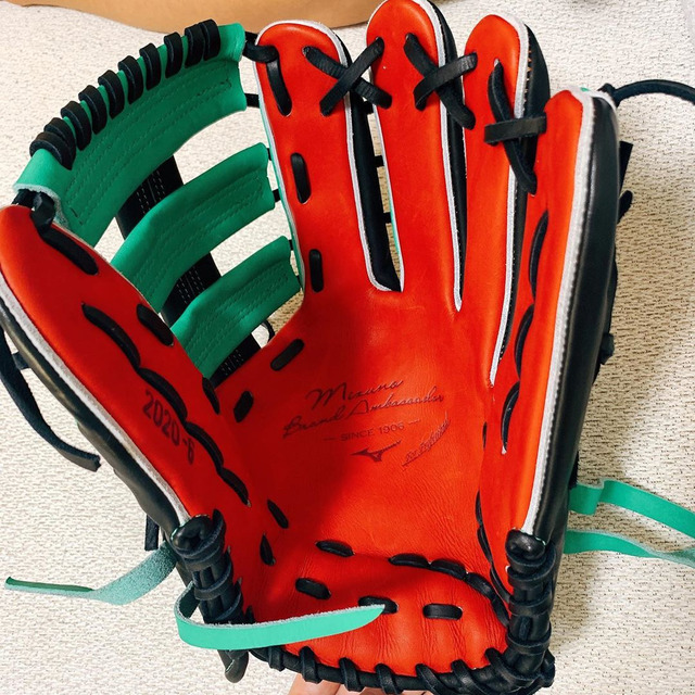 堂林翔太デザイングローブ