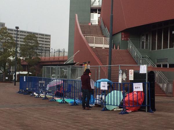 カープグッズ_ズムスタ_行列_2015