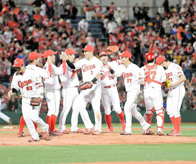 カープ8連勝で単独首位奪還