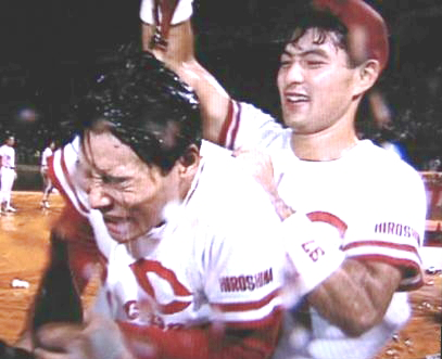 前田緒方ビールかけ