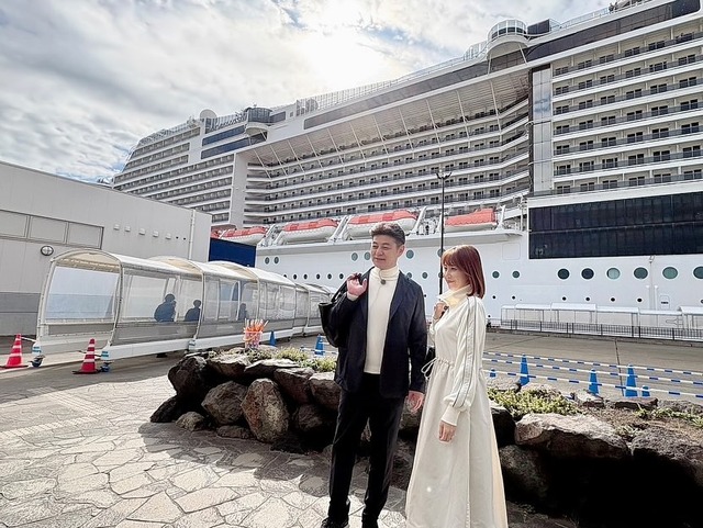 カープ緒方孝市×緒方かな子の仲良し夫婦ショット_03