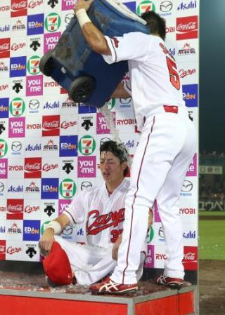野間鈴木誠也ヒーローインタビュー