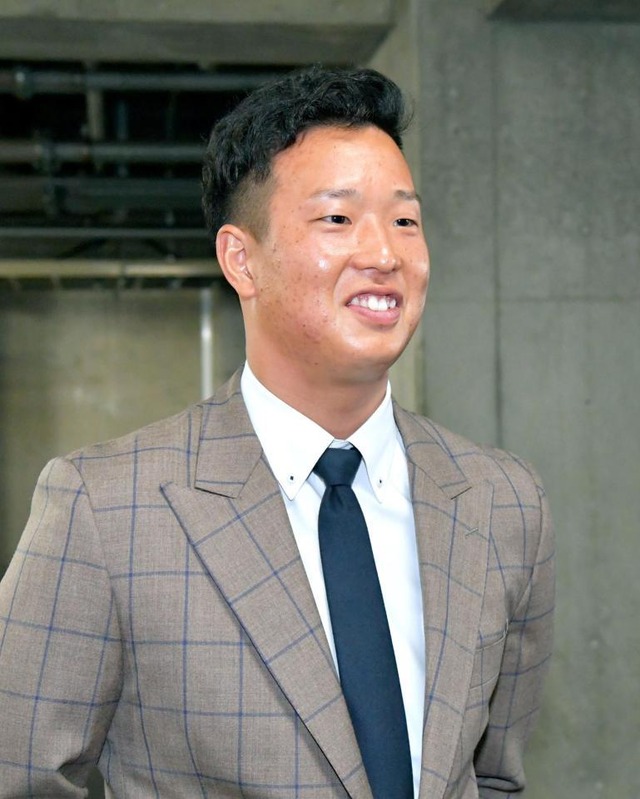 カープ塹江200万UPの年俸2100万円で契約更改