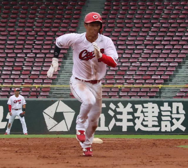 カープ中村奨成_紅白戦で三盗を決める