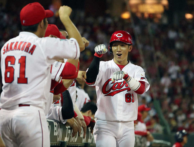 西川龍馬ニャンコポーズ (2)