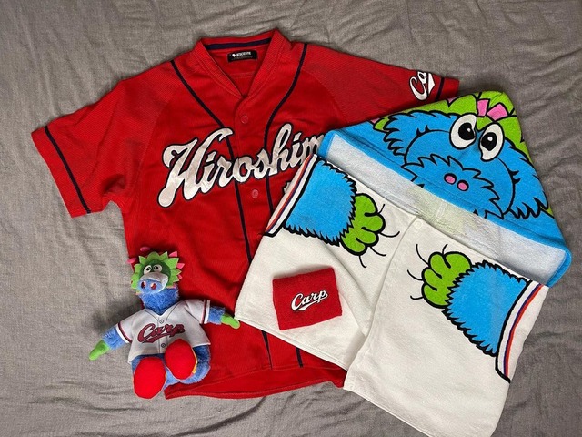 稲村亜美『カープグッズコーデ』公開 (3)