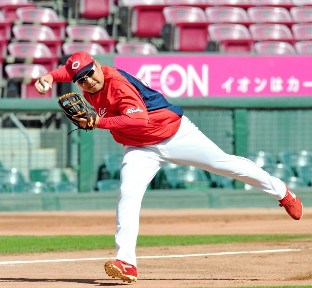 カープ松山竜平ファースト猛特訓