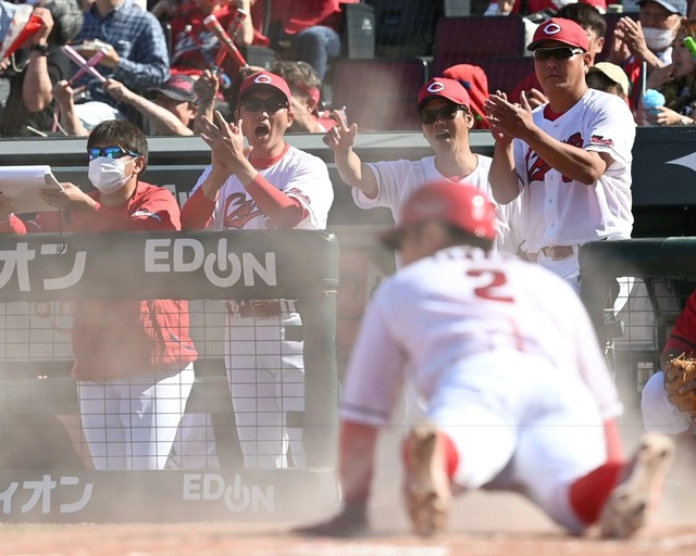 カープ新井監督、ホークス戦4年ぶり勝利も「え？何連敗していたの？私知らないですから」【監督談話】