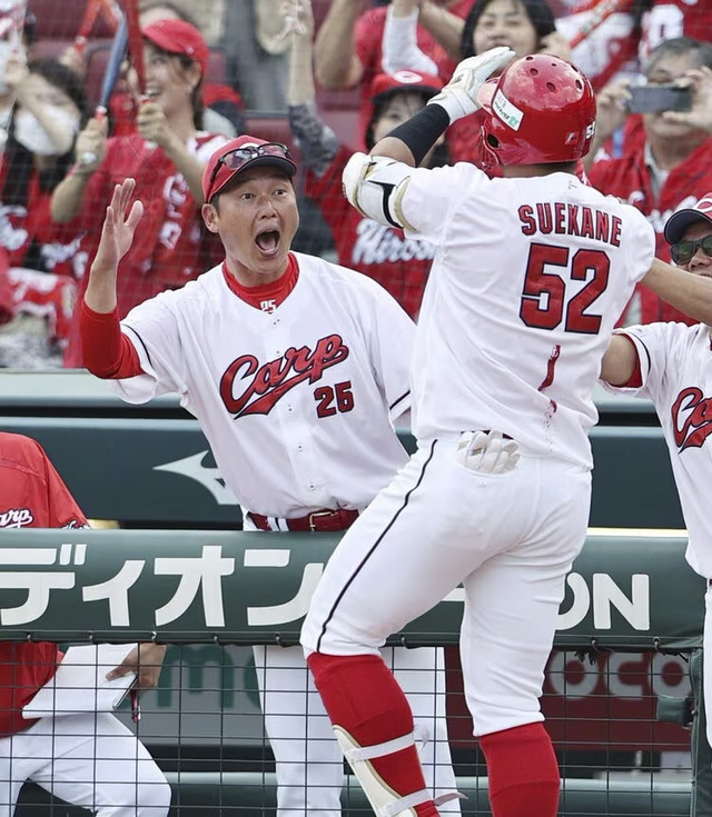 カープ新井監督、末包の来季30発を予言！「彼、打てるって言ってました(笑)」