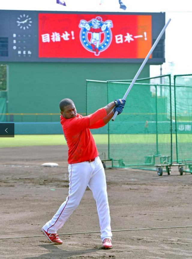 広島ピレラダイビングキャッチファインプレー