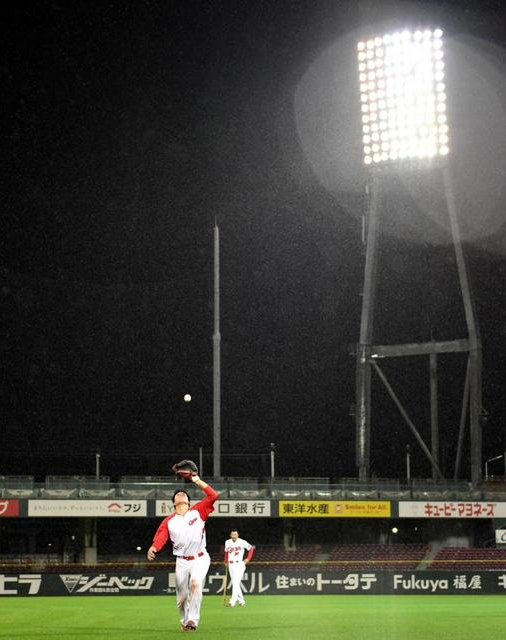 広島カープ雨天強行対策2