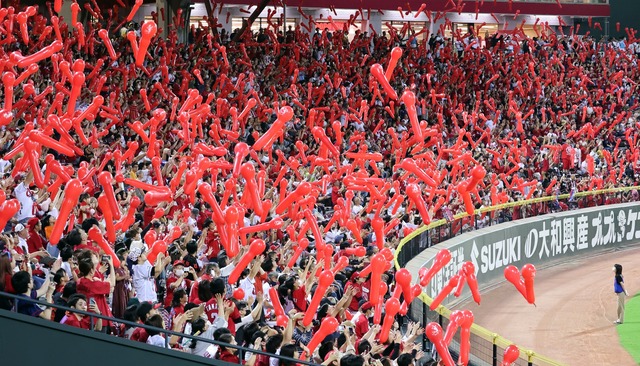 プロ野球「平日の試合に4万人くらい観客動員」←これ異常じゃね?