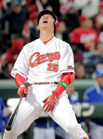 新井貴浩開幕戦2安打_01