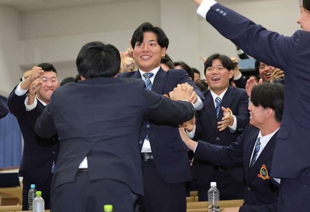 カープドラフト喜び