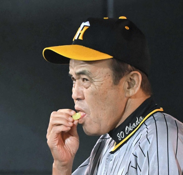 【カープ】阪神岡田監督「菊池のプレーで流れ変わった」「もっとはよ中断したらええのに」【監督談話】