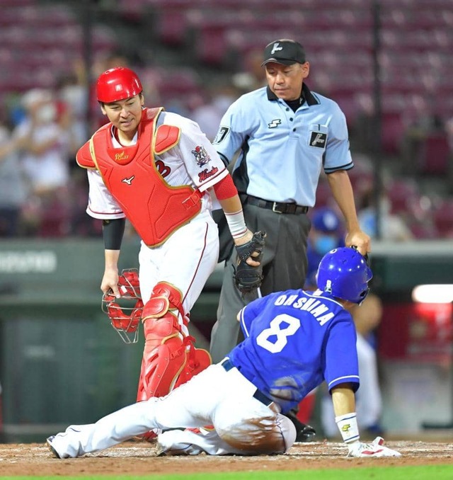 カープ會澤×中日大島のリクエスト判定に安仁屋氏が疑問_02