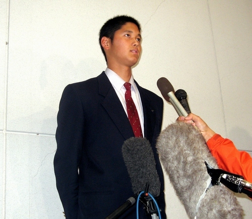 大谷翔平(18)さん、勘違いして即メジャー挑戦を表明